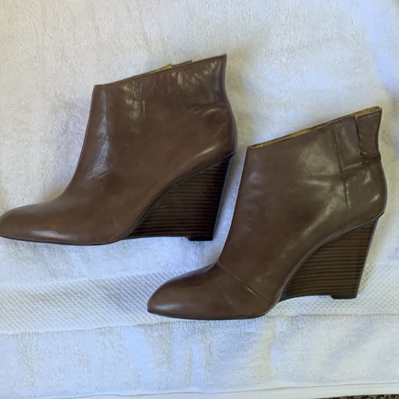 Light brown leather - Picture 2 of 3